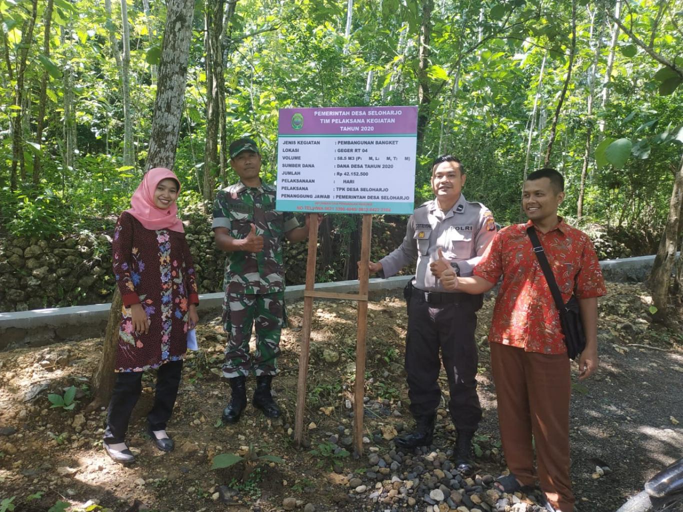 Monitoring Pembangunan Bangket Jalan Pedukuhan Geger